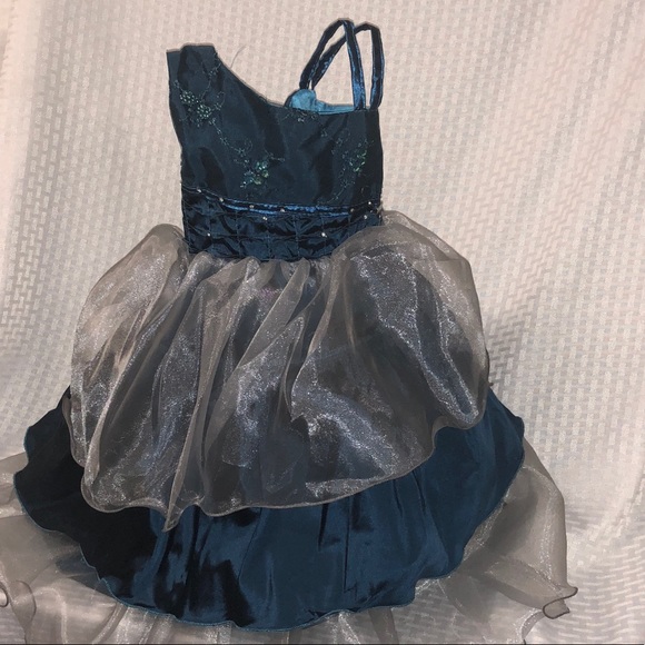 Formal Dress - Picture 1 of 5